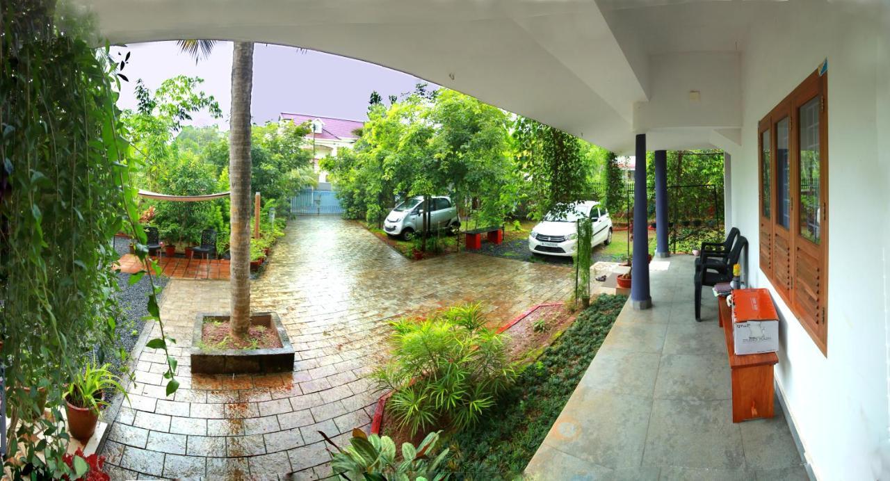 Monsoon Apartments Cananor Exterior foto